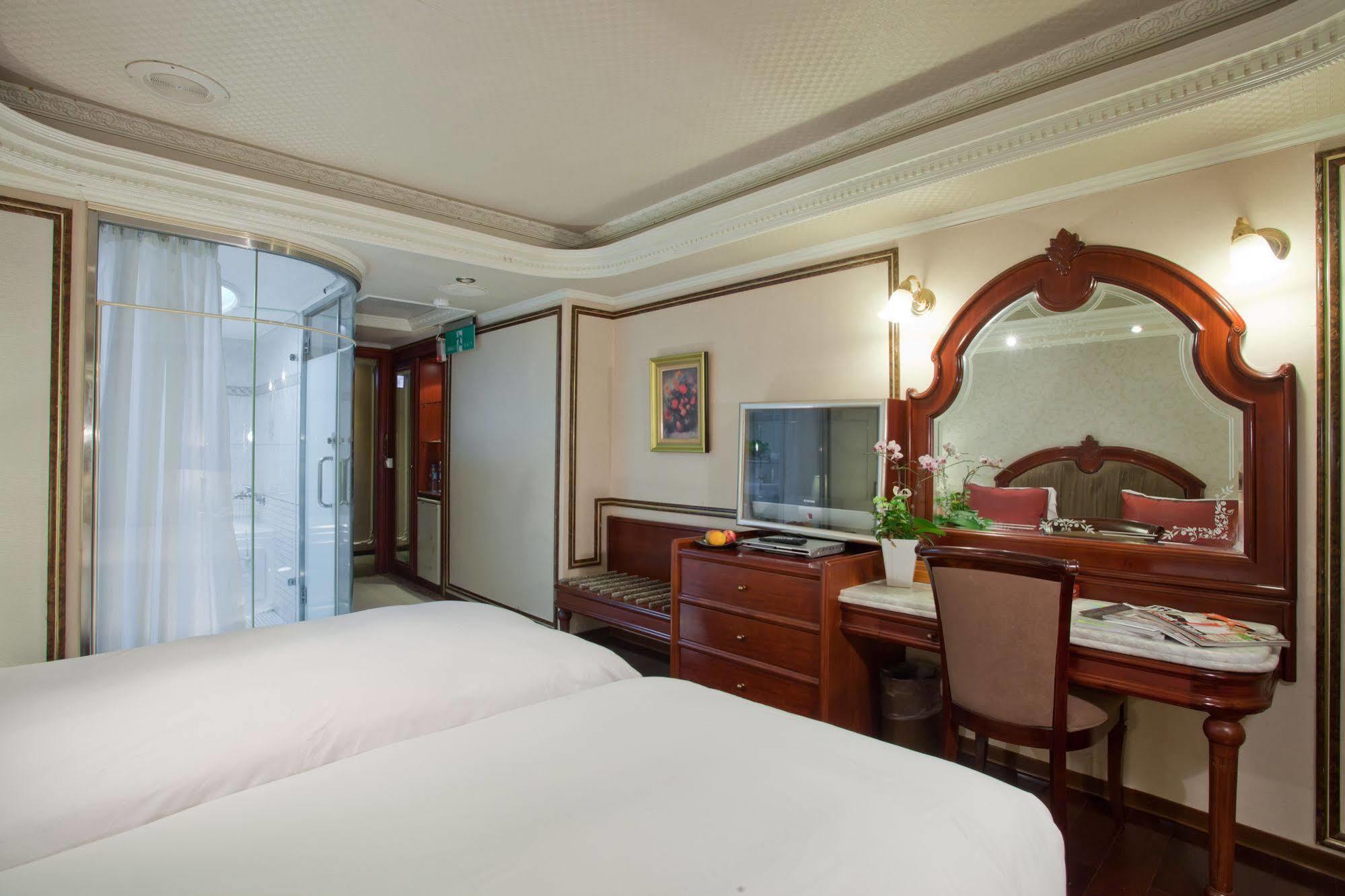 Happiness Hotel Taipeh Exterior foto